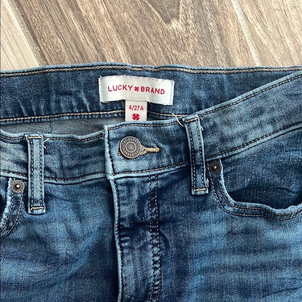 Lucky Women's Distressed Blue Jeans Sz 27 - Picture 2 of 3